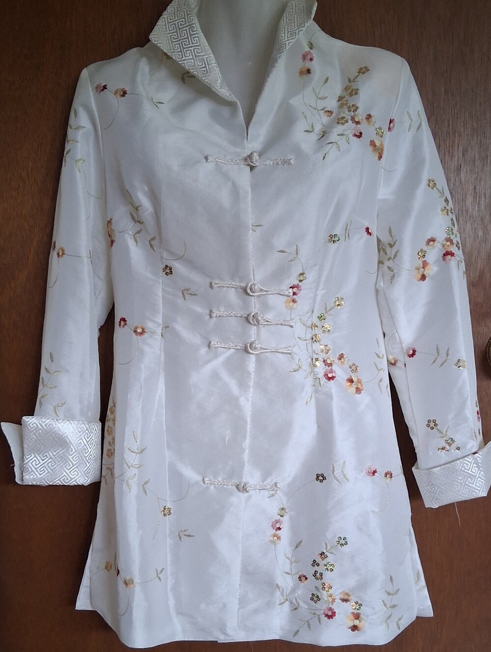IVORY EMBROIDERED SATIN MANDARIN JACKET